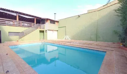 Sobrado com elevador, varanda gourmet e piscina em ótima localização no Bairro Vila Virginia, com terreno de 450m² e 511,31m² de construção.