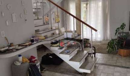 Sobrado com 4 dormitórios para alugar, 200 m² por R$ 5.900,00/mês - Bosque dos Eucaliptos - São José dos Campos/SP