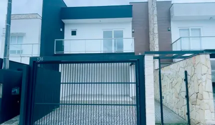 Sobrado Geminado no Glória