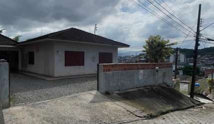 Casa no bairro Iririú