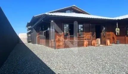 Casa na Praia do Ervino