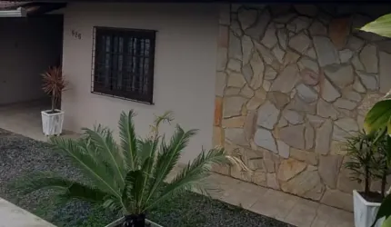 Casa no bairro Jardim Iririú