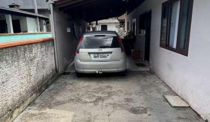 Casa em Amplo Terreno no Costa e Silva