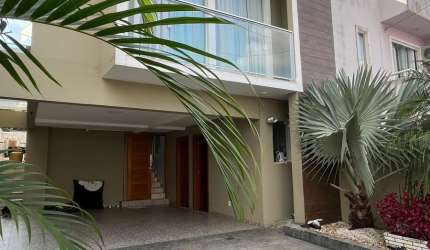 Linda Casa Triplex no Floresta