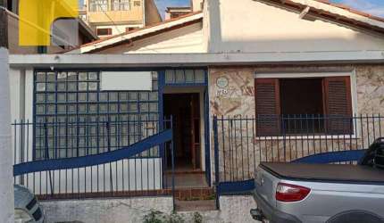 Casa com 5 cômodos para alugar, 200 m² por R$ 3.500/mês - Centro - Bragança Paulista/SP