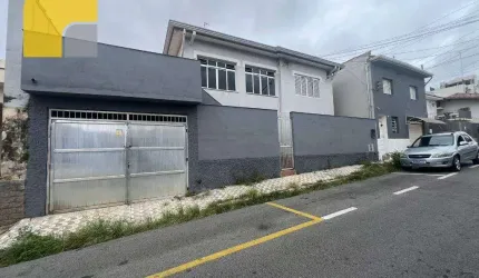 Sobrado com 4 dormitórios à venda, 300 m² por R$ 800.000,00 - Centro - Bragança Paulista/SP