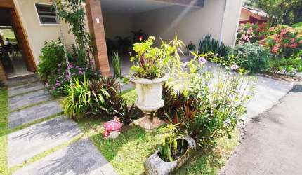 Casa em Condomínio para Venda em Joinville, Atiradores, 4 dormitórios, 1 suíte, 5 banheiros, 2 vagas