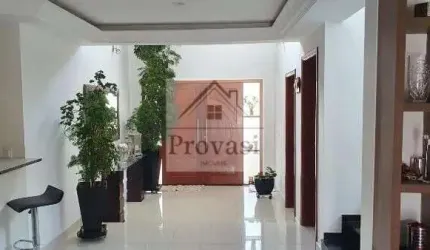 Melville - Linda Casa á venda no Melville        4 suítes, sendo 3 com varanda