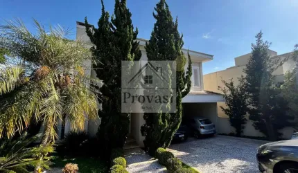 Valville I - Linda casa condomínio Valville 1  - Área total do terreno: 452,05 - R$ 3.300.000,00 (porteira fechada)   - suíte máster com closet amplo e banheiro com hidro massagem.