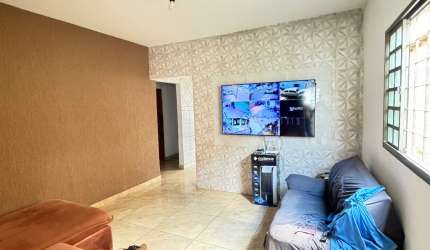 Casa sozinha no lote !!!