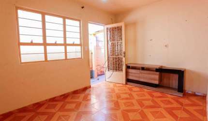 Casa à venda no Central Parque Sorocaba com ponto comercial e ampla edícula