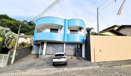 Casa com 3 dormitórios à venda, 430 m² por R$ 900.000,00 - Badenfurt - Blumenau/SC
