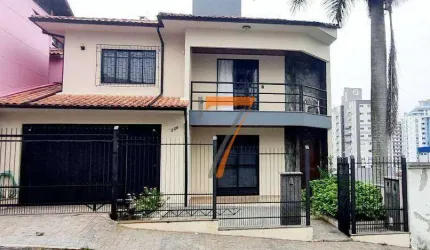 Casa com 5 dormitórios à venda, 330 m² por R$ 1.999.000 - Barreiros - São José/SC