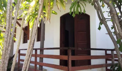 Casa em Ponta Negra, com área total de 750m²