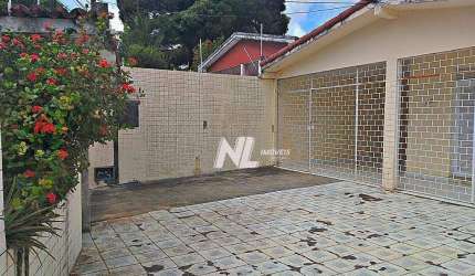 Casa com 5quartos no Barro Vermelho