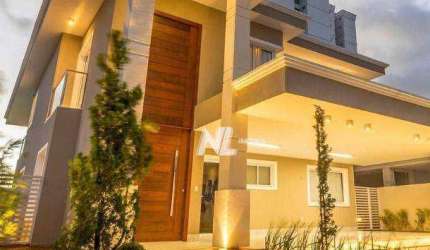 Linda Casa com 420m², totalmente mobiliada, decorada e equipada - 5Suítes