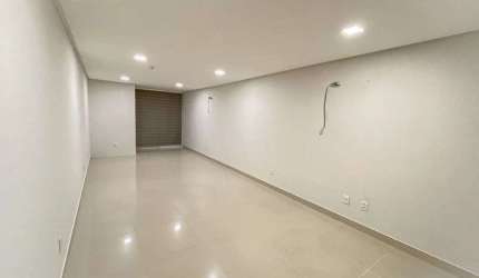Sala comercial no Tirol Way