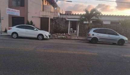Casa com 5 dormitórios para alugar, 210 m² por R$ 2.500,00/mês - Lagoa Nova - Natal/RN