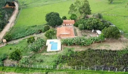 Sítio para Venda em Pinhalzinho, centro, 3 dormitórios, 3 banheiros