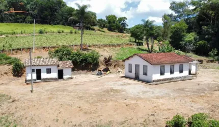 Sítio para Venda em Pedra Bela, centro, 3 dormitórios, 2 banheiros