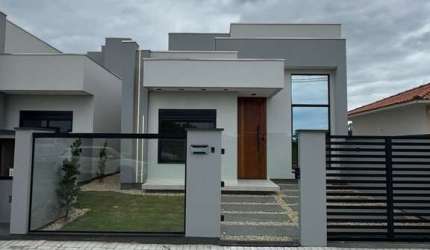 Casa com 2 dormitórios sendo 1 suíte