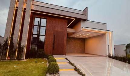 Casa de alto padrão em condomínio fechado em Tijucas