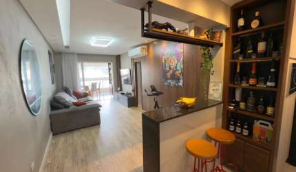 Apartamento 2 dormitórios com suite e sacada- Porteira Fechada