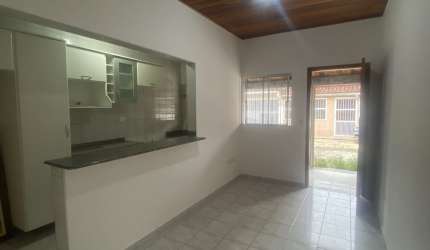 Casa 01 dormitório Guilhermina
