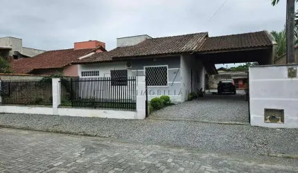 Casa com suíte + 1 dormitório no bairro Escolinha em Guaramirim