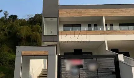 Geminado com 248,00m² à venda no bairro Barra do Rio Cerro em Jaraguá do Sul.