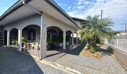 Casa com Edicula no bairro Vila Lalau em Jaraguá do Sul