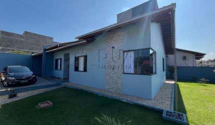 Casa à venda no bairro Tifa Martins em Jaraguá do Sul.