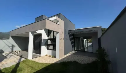 Casa à venda no bairro Barra do Rio Cerro em Jaraguá do Sul.