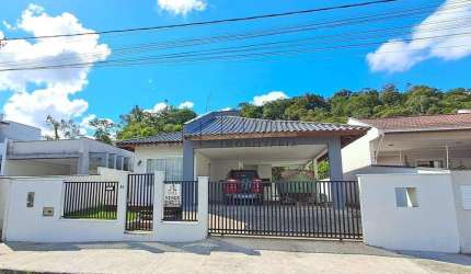 Casa a venda no loteamento Montreal no bairro Três Rios do Norte em Jaraguá do Sul