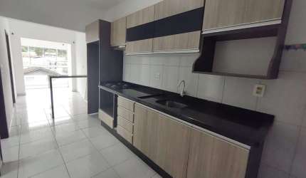 Apartamento semimobiliado à venda em Jaraguá do Sul.