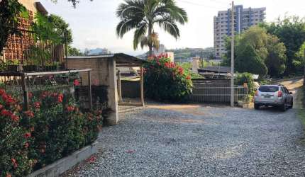 Casa à venda, 4 quartos, 2 vagas, Centro - Jaraguá do Sul/SC