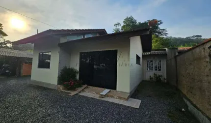 Casa de esquina no bairro Rio Hern em Schroeder