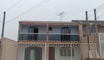Lindo Sobrado,3 quartos c/ suíte , tendo 160 m² com churrasqueira , no cic