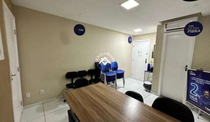 Excelente oportunidade: Sala comercial à venda no Stiep, Salvador-BA, com 1 sala, 1 banheiro, 1 vaga de garagem e 30m²!