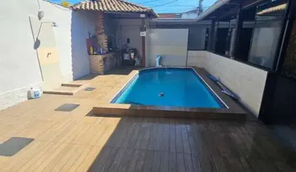 Excelente casa com piscina para venda / locação fixa ou comercial !!!