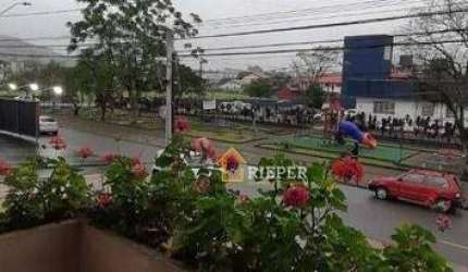 Casa no Comasa Residencial e Comercial à venda por R$ 1.300.000 - Comasa - Joinville/SC