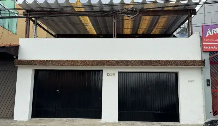 Casa ampla, com quintal, garagem  02 veículos, perto METRO VL MATILDE