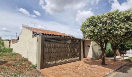 Casa Charmosa no Bairro Seminário