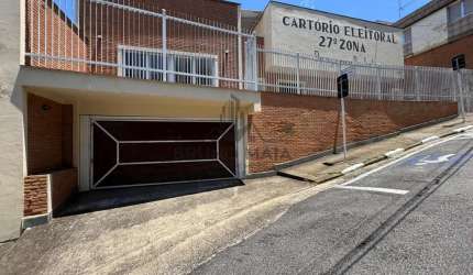 Casa para Locação em Bragança Paulista, Centro, 3 dormitórios, 3 suítes, 1 banheiro, 4 vagas