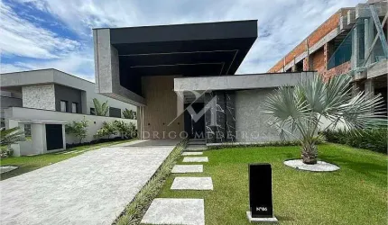 Casa Mobiliada, 4 Dormitórios (3 Suítes)  - Camboriú/SC