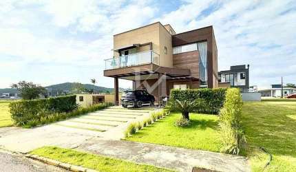 Casa 3 Dormitórios (2 Suítes), Piscina  - Camboriú /SC