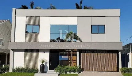 Casa 4 Suítes, Piscina, Churrasqueira - Balneário Camboriú/SC