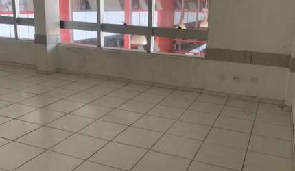 Sala Comercial para Venda em Lauro de Freitas, Recreio Ipitanga, 1 banheiro, 1 vaga