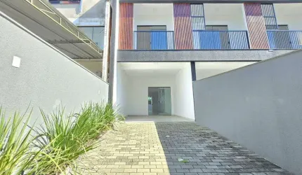Sobrado Geminado à venda, 3 quartos, 1 suíte, 2 vagas, Iririú - Joinville/SC