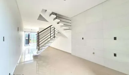 Sobrado Geminado à venda, 2 quartos, 2 suítes, 1 vaga, Petrópolis - Joinville/SC